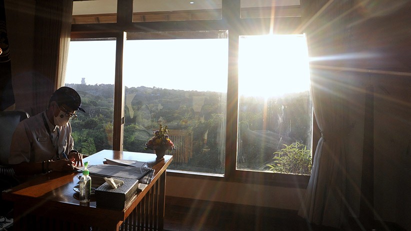 Potret Menparekraf Sandiaga Uno Work from Bali - Bagian 3