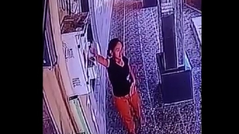 Pura-Pura ke Toilet Masjid, Perempuan Muda Ini malah Maling Ponsel Jemaah