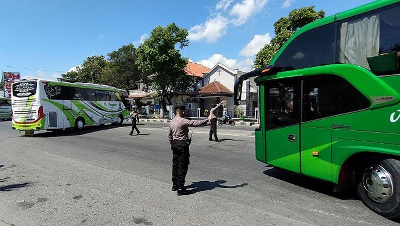  5 Penumpang Reaktif Covid-19, Bus Pariwisata dari Kudus dan Bandung Diputar Balik