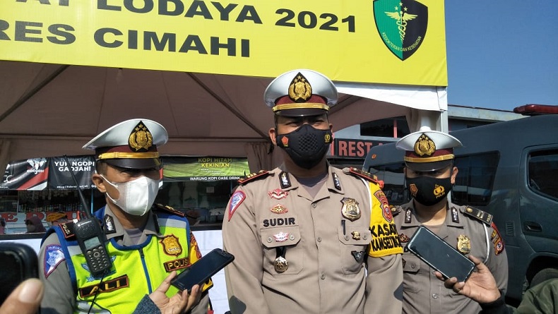 Tabrakan Beruntun Empat Mobil di Tol Pasteur Bandung, Seorang ASN Luka Ringan