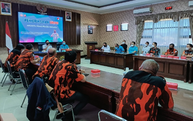 Belasan Pengurus Ormas Ini Dites Urine di Mapolres Sumedang, Kenapa?