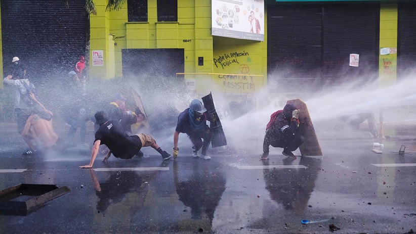 Foto Terbaik Mei 2021, Iron Dome Beterbangan hingga Gerhana Bulan di Langit Athena - Bagian 6