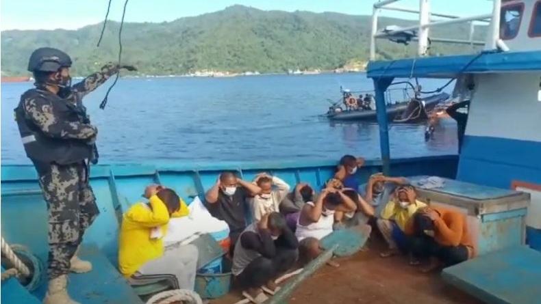 2 Kapal Filipina Ditangkap Curi Ikan di Perairan Sulut, 27 ABK Diamankan