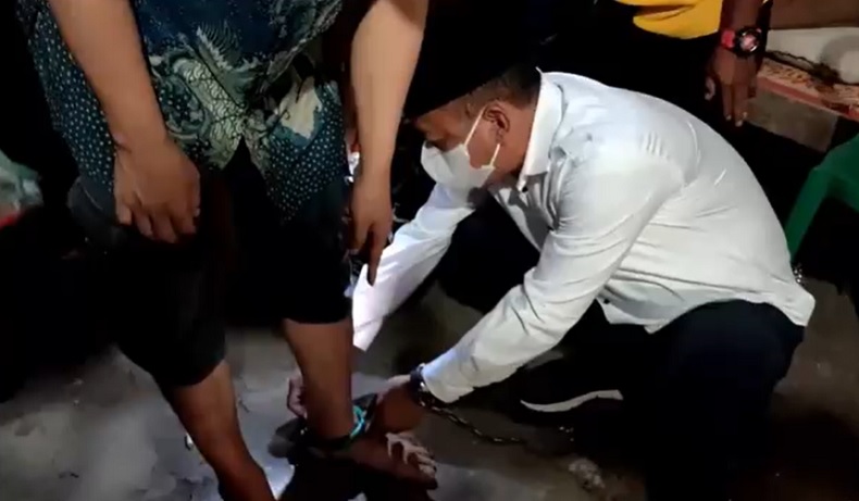 Bupati Ponorogo Bebaskan Warga yang Dirantai 1 Tahun karena Gangguan Jiwa