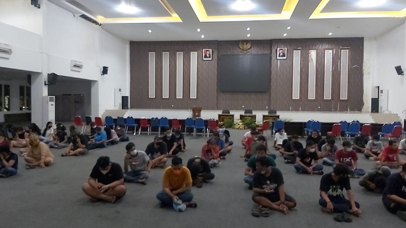 Langgar Jam Malam, 97 Pegawai dan Pengunjung Karaoke Diamankan Satgas Covid-19 