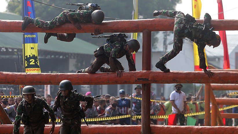 Serunya Prajurit TNI Adu Kecepatan dan Kekuatan saat Lomba Pentathlon Marinir - Bagian 1