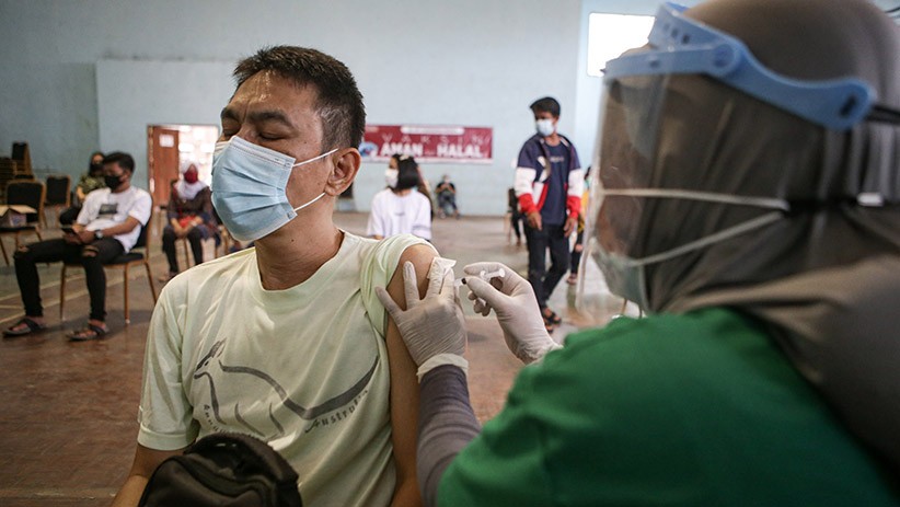 Pelaku UMKM Kota Tangerang Mulai Jalani Vaksinasi Covid-19 - Bagian 1