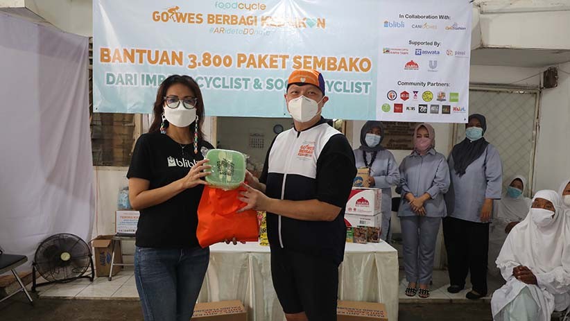 BliBli Serahkan 3.000 Sembako Melalui Program Gowes Berbagi Kebaikan - Bagian 4