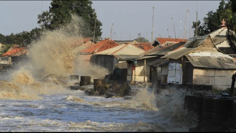 BMKG Keluarkan Peringatan Dini Gelombang Tinggi 2,50 Meter di Laut Maluku Utara dan Halmahera      
