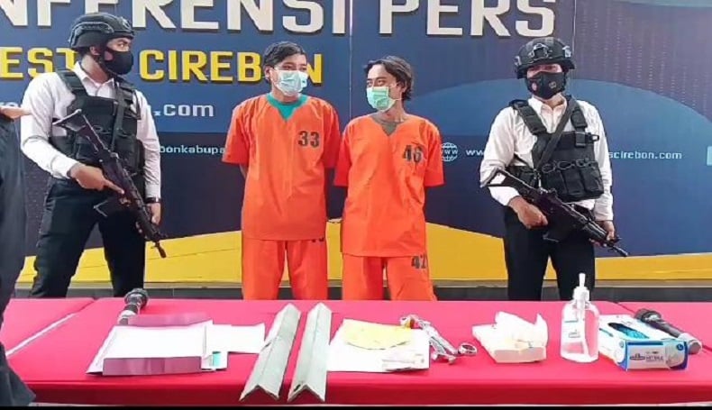 Gasak Tiang Pengikat 8 Tiang SUTET, 2 Pencuri Ditangkap Polisi di Cirebon