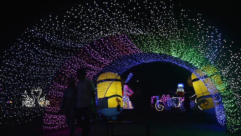 Festival Lampu di Makassar Tampilkan Hiasan Cahaya Keren  - Bagian 2