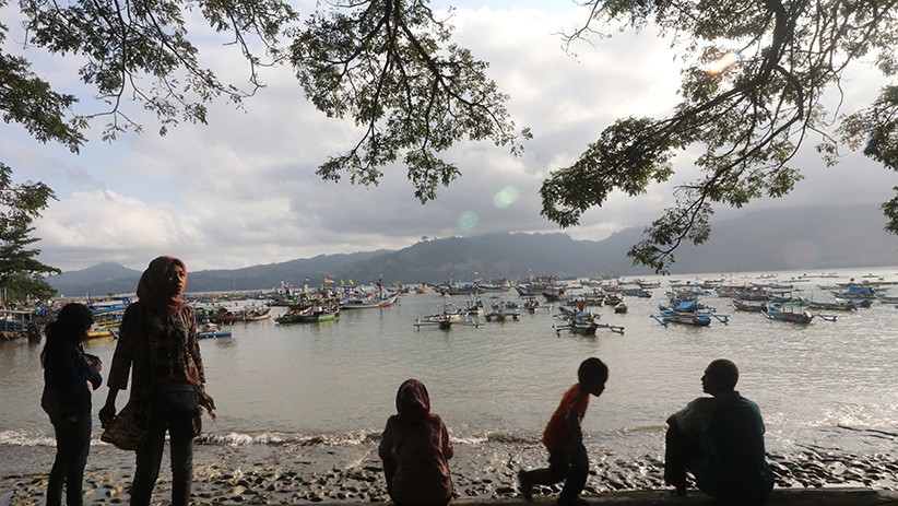 Gelombang Tinggi, Nelayan Tulungagung Tidak Melaut sejak 5 Hari - Bagian 2