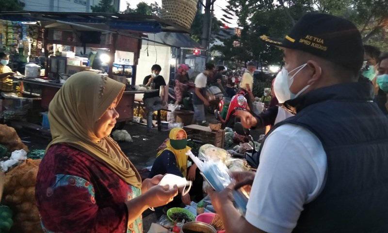 Kudus Zona Merah Covid-19, Banyak Pedagang Pasar Masih Abai Protokol Kesehatan