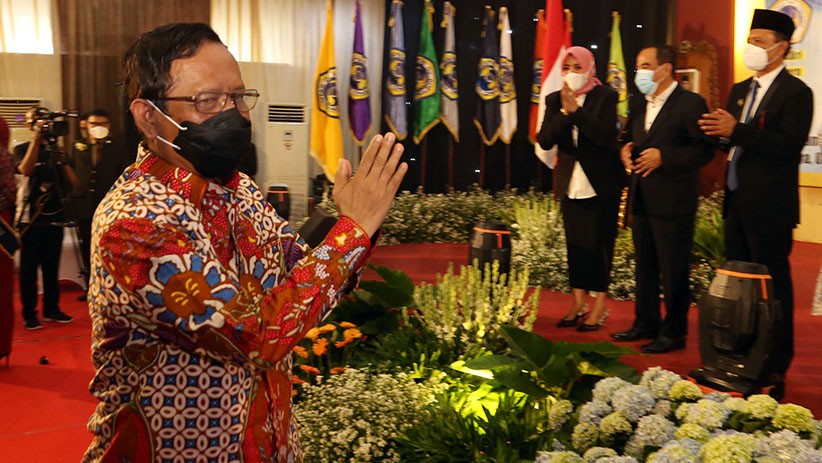 Adik Bungsu Mahfud MD Dilantik sebagai Rektor Unitomo Surabaya - Bagian 1