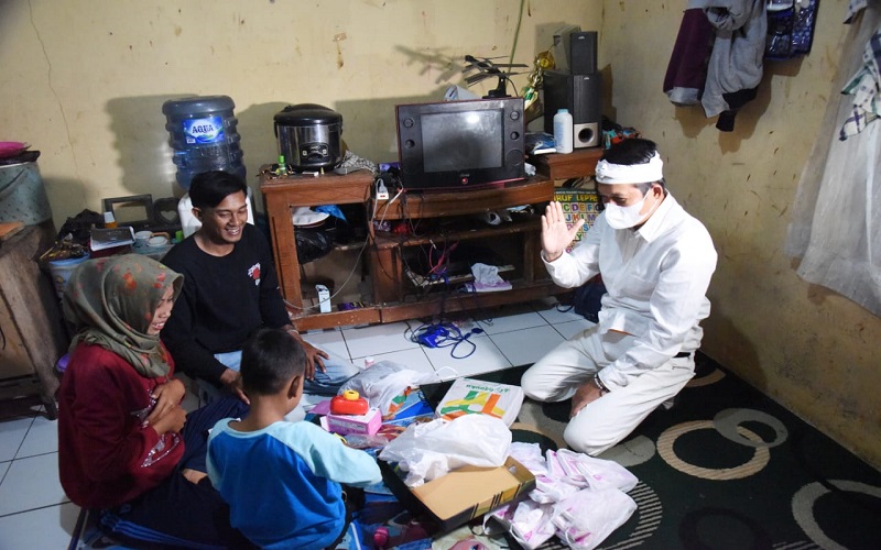 Diam-diam Dedi Mulyadi Temui Bocah 4 Tahun Penjual Tisu di Bandung, Ada Apa?