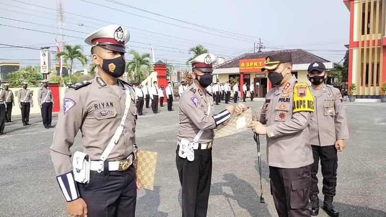 Peduli Anak Berkebutuhan Khusus, Anggota Polres Blora Ini Dapat Penghargaan dari Pimpinan