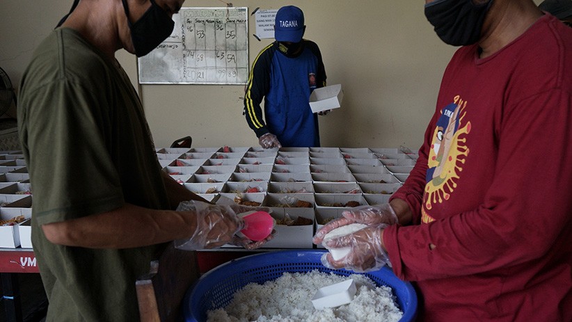 Dapur Umum Suplai Makanan untuk 400 Warga Sleman yang Isolasi akibat Corona - Bagian 2