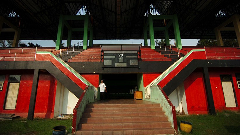 Penampakan GOR Trisanja Slawi Rusak dan Tidak Terawat - Bagian 1