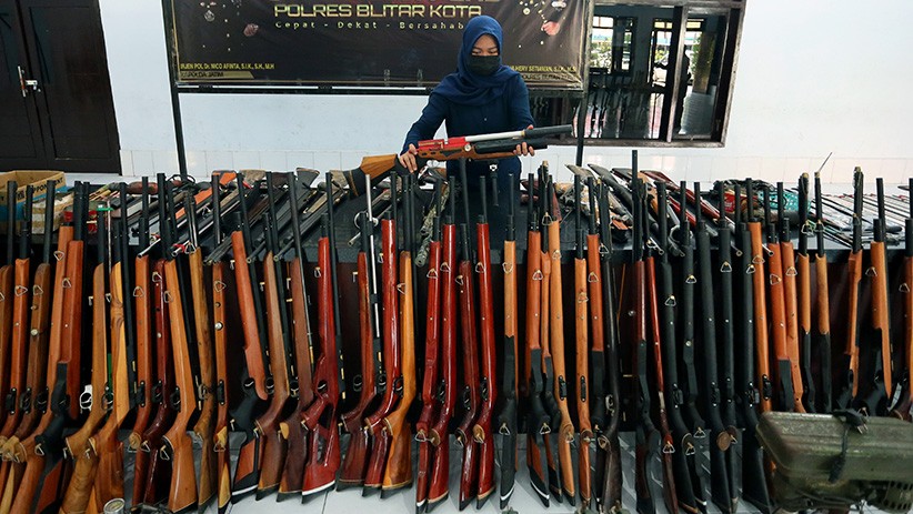 Ratusan Pucuk Senapan Angin Ilegal Diamankan Polres Blitar Kota - Bagian 1