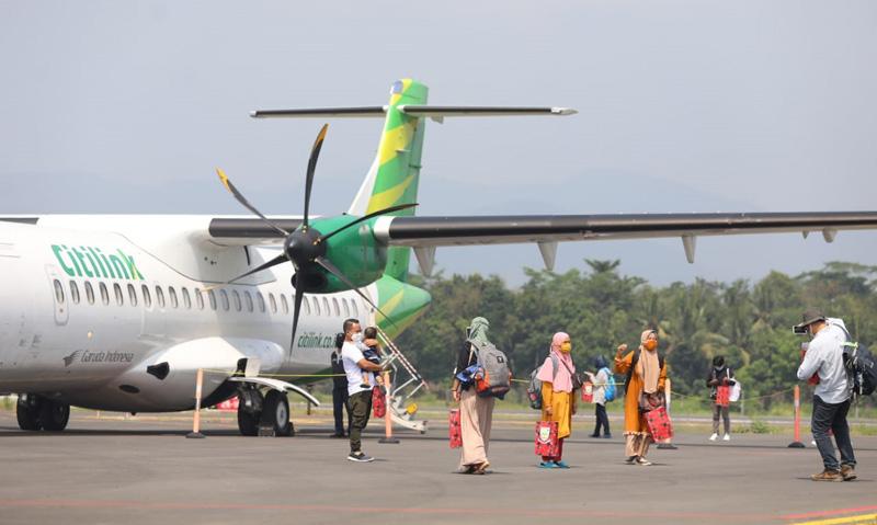  Cerita Penumpang Pesawat Mendarat Perdana di Bandara JB Soedirman Purbalingga