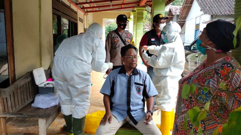 Tracing Kasus Covid-19 di Blora, Puluhan Warga di Desa Ini Diswab 