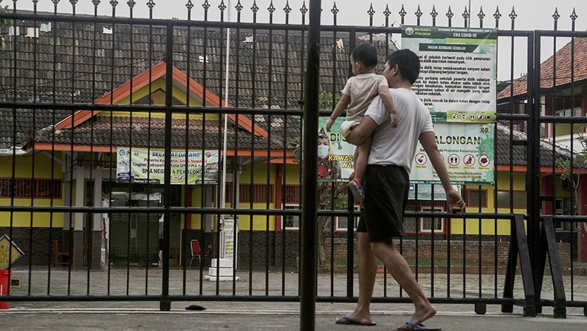 Puluhan Guru SMAN 4 Pekalongan Terpapar Covid-19 - Bagian 2