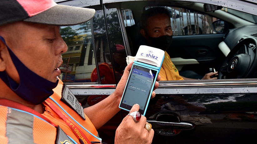 Canggih, Juru Parkir di Ambon Hitung Tarif dengan Alat Digital - Bagian 2