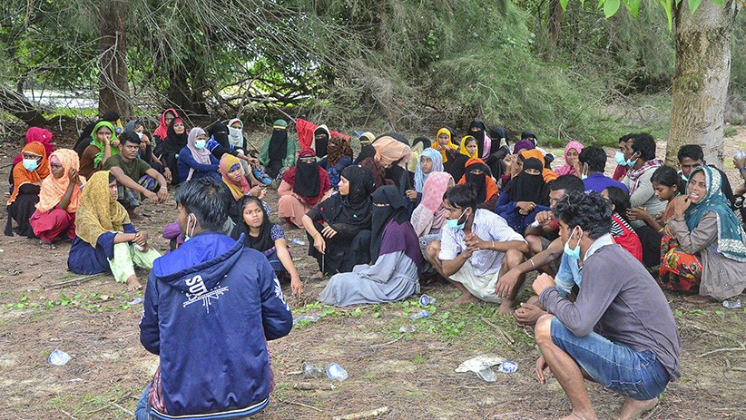81 Imigran Rohingya Terdampar di Pantai Kuala Simpang Ulim Aceh Timur - Bagian 2