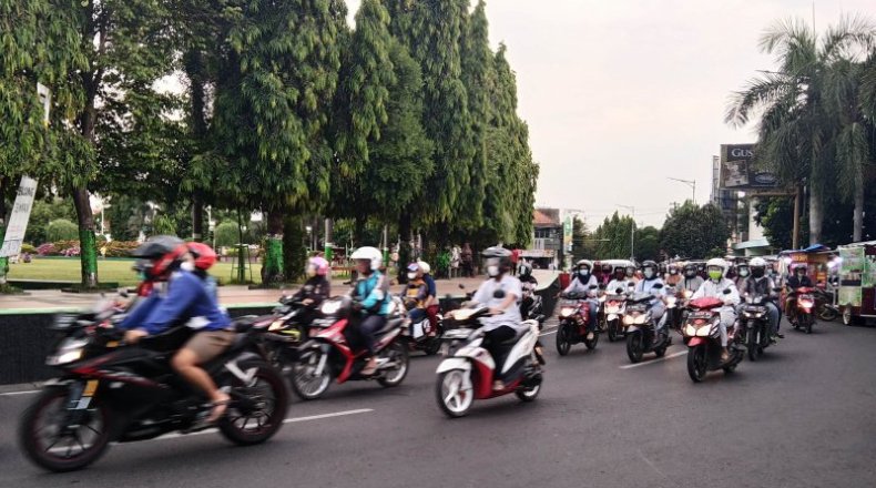 title Tekan Covid-19, Pemkab Kudus Minta Warganya 2 Hari di Rumah Saja  Tekan Covid-19, Pemkab Kudus Minta Warganya 2 Hari di Rumah Saja