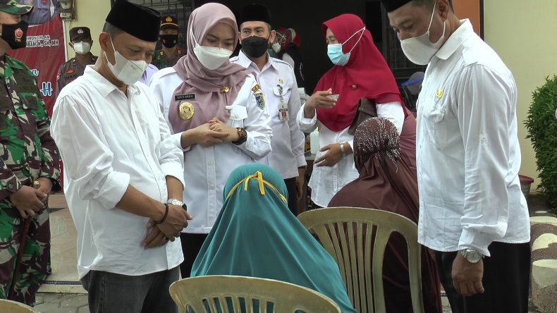 Bupati Demak Sidak Vaksinasi Covid-19, Ada Lansia Mengadu Tidak Bisa Makan 