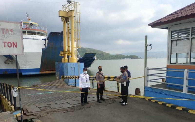 Kapal Feri Seruduk Dermaga di Pelabuhan Lembar, Polisi: Tidak Ada Korban