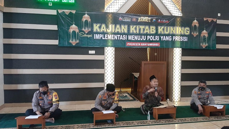 Polda Jatim dan PWNU Gelar Kajian Kitab Kuning di Seluruh Polres Jajaran