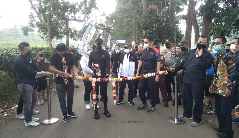 27 Km Jalan Diperbaiki, Hengki Kurniawan Sebut Swasta Berperan dalam Pembangunan KBB