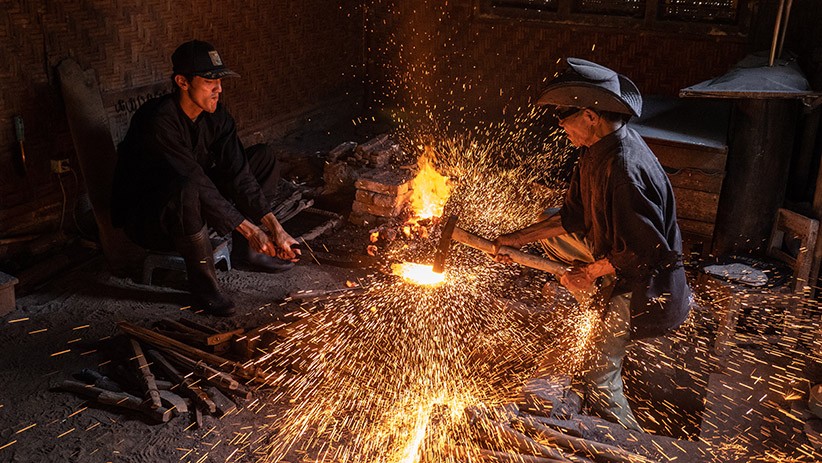 Melihat Ki Empu Sungkowo Membuat Keris yang Dijual ke Singapura hingga Amerika - Bagian 2