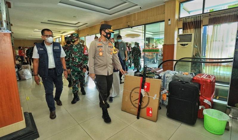 title Polda Jatim Pastikan Protokol Kesehatan di Bandara Juanda sesuai SOP Polda Jatim Pastikan Protokol Kesehatan di Bandara Juanda sesuai SOP