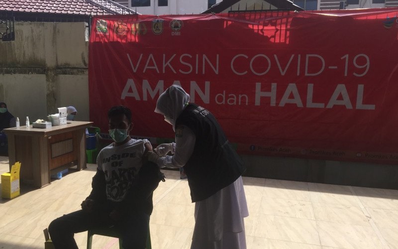 Pemprov Aceh Gelar Vaksinasi Massal Covid-19 untuk 823 ASN