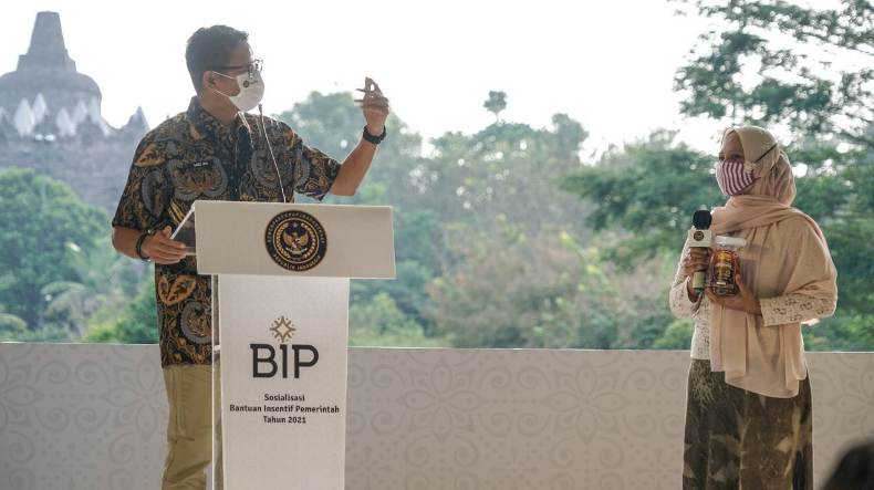 Pemilik Usaha Ampyang Ini Kebanjiran Pesanan Setelah Diendorse Sandiaga Uno