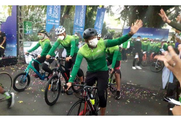  Sandiaga Uno Ikut Gowes dari Yogyakarta ke Borobudur