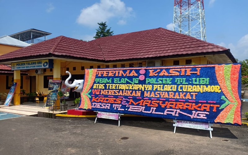 Pelaku Curanmor Ditembak, Polsek Talang Ubi Terima Karangan Bunga