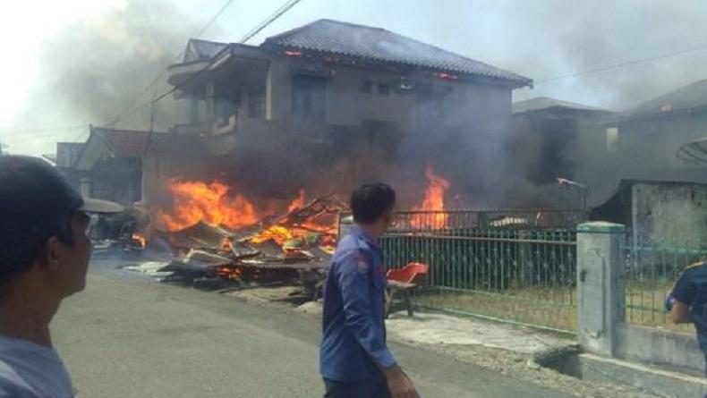 Kebakaran di Padangsidimpuan, 2 Rumah Warga Ludes Dilalap Api