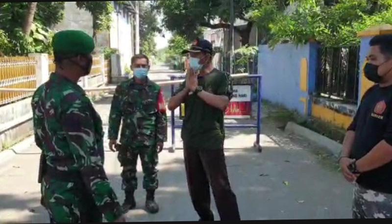 Dijaga Ketat Prajurit TNI, Begini Suasana Lengang Desa Zona Merah di Kudus 