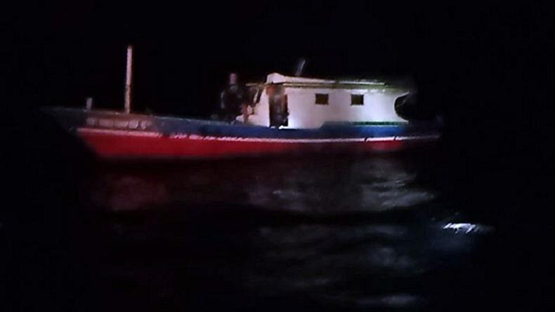 Perahu Bawa 13 Pemancing Terbalik Dihantam Ombak di Sumba Timur, 1 Orang Hilang