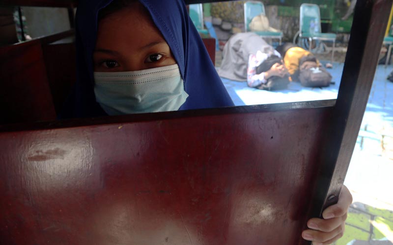 Jatim Rawan Gempa, Koramil Sukolilo Bekali Pelajar Cara Menyelamatkan Diri - Bagian 2