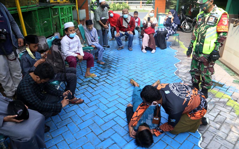 Jatim Rawan Gempa, Koramil Sukolilo Bekali Pelajar Cara Menyelamatkan Diri - Bagian 4