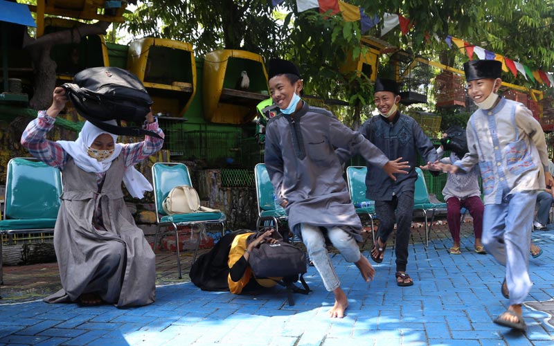 Jatim Rawan Gempa, Koramil Sukolilo Bekali Pelajar Cara Menyelamatkan Diri - Bagian 5