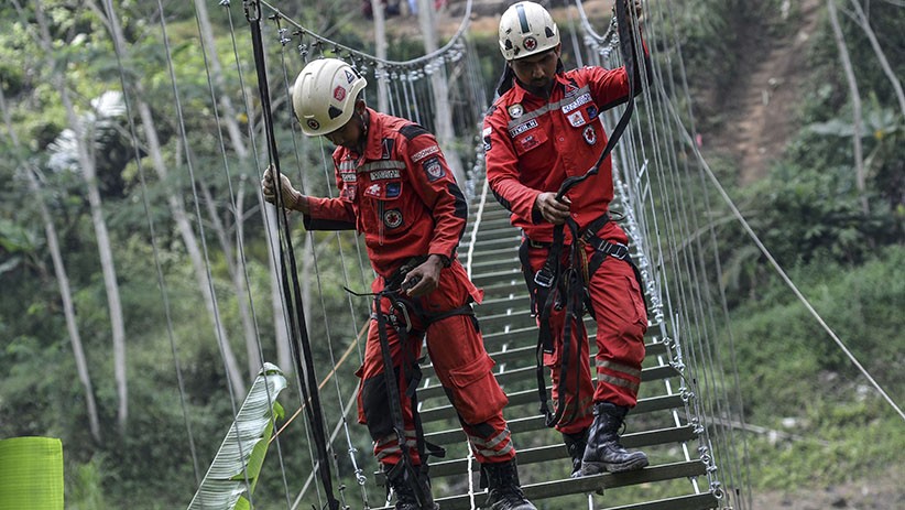Gotong Royong Bangun 1.000 Jembatan Gantung untuk Indonesia - Bagian 3