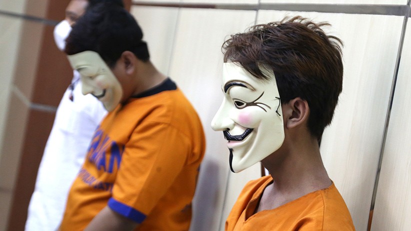 Pakai Topeng Putih, Ini Penampakan Pembobol Bansos Covid-19 Amerika Serikat - Bagian 1