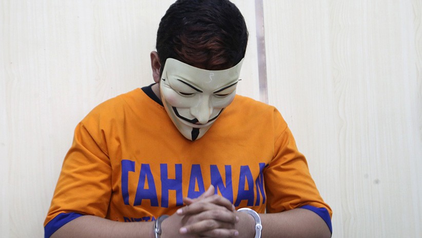 Pakai Topeng Putih, Ini Penampakan Pembobol Bansos Covid-19 Amerika Serikat - Bagian 4