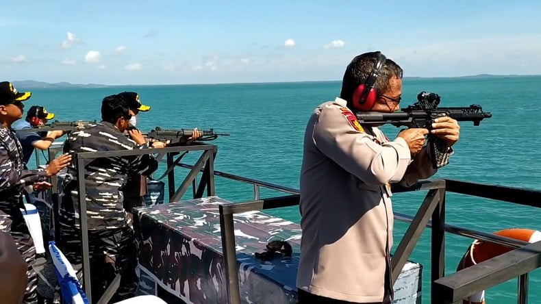 title Perkuat Sinergitas, Forkopimda Babel Latihan Menembak Bersama di Kapal Lanal Perkuat Sinergitas, Forkopimda Babel Latihan Menembak Bersama di Kapal Lanal
