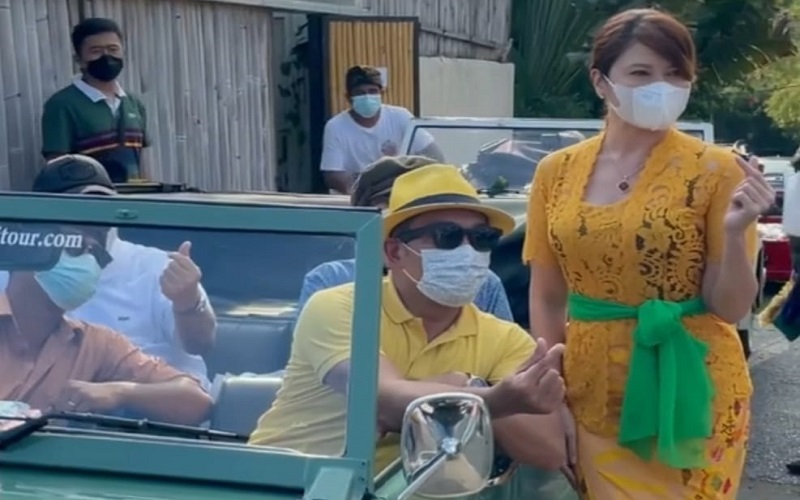 Tamara Bleszynski Sambut Ridwan Kamil-Direksi Bank BJB Gelar Raker di Warung Teh Manis Bali